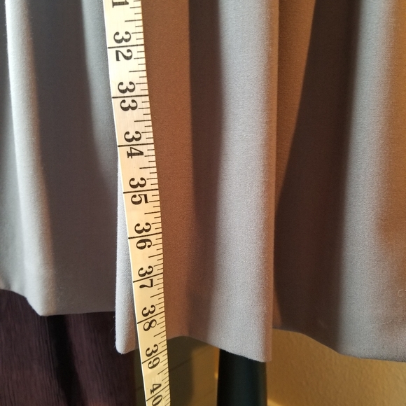 ⏳Timeless pleated dress -Never worn - Picture 2 of 7